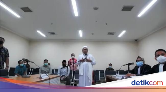 Habib Rizieq Starts the Session with Drama Kini Tak Bersuara