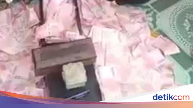 Viral Video of Men in Bekasi Duplicate Money, Police Intervene