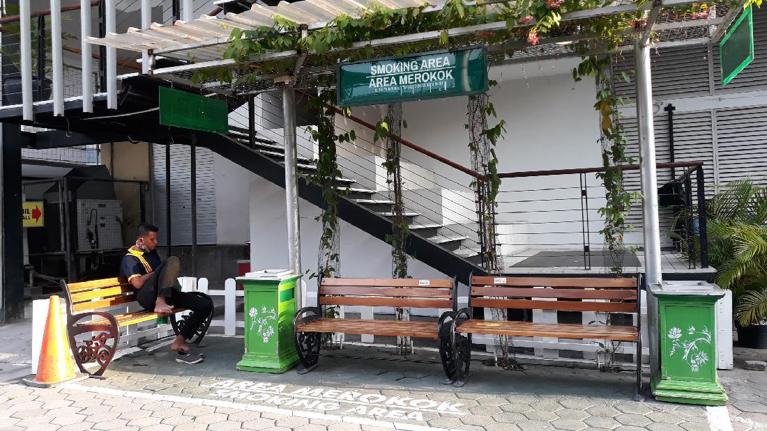 Nekat Merokok Di Malioboro Jogja, Ribuan Orang Kena 'Kartu Kuning'