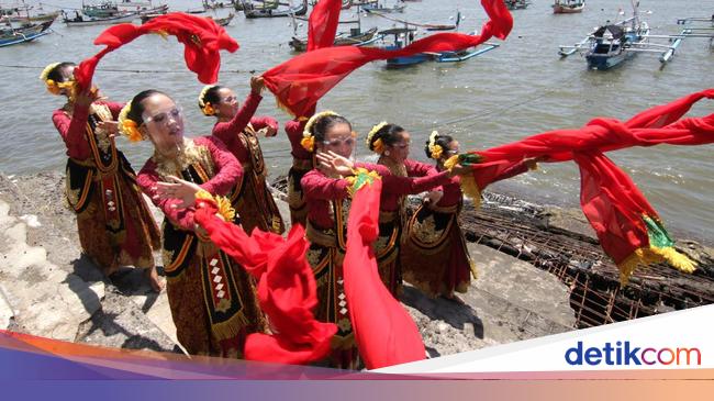 Potensi Keragaman Budaya Pada Bidang Pariwisata Dapat Dijadikan Sebagai Manfaat Keragaman Budaya bagi Indonesia, Salah Satunya Perkuat Toleransi