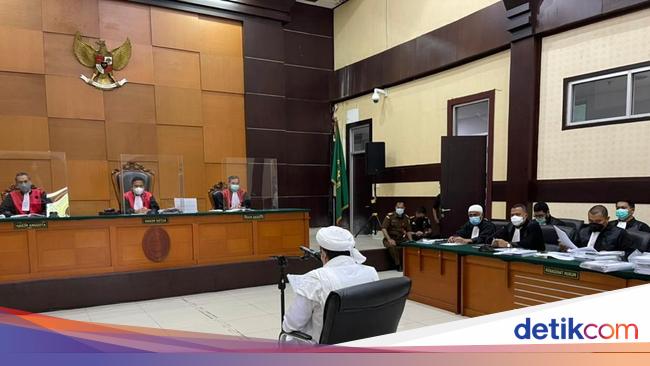 7 Habib Rizieq’s accusations to Jokowi’s Circle from the Exception Sheet