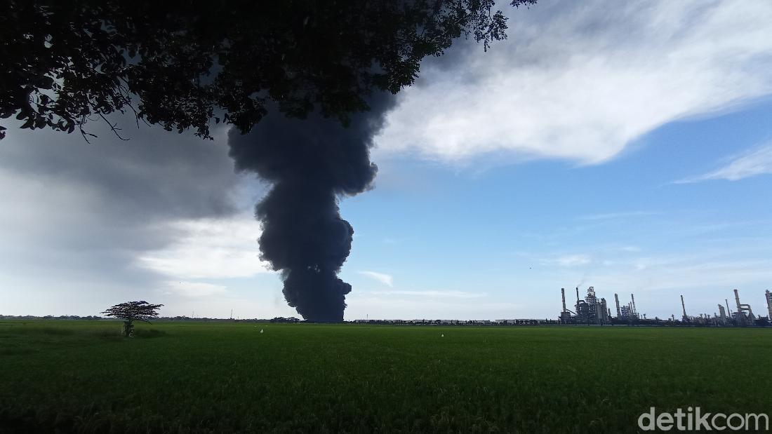 Api Masih Menyala Di Kilang Pertamina Indramayu