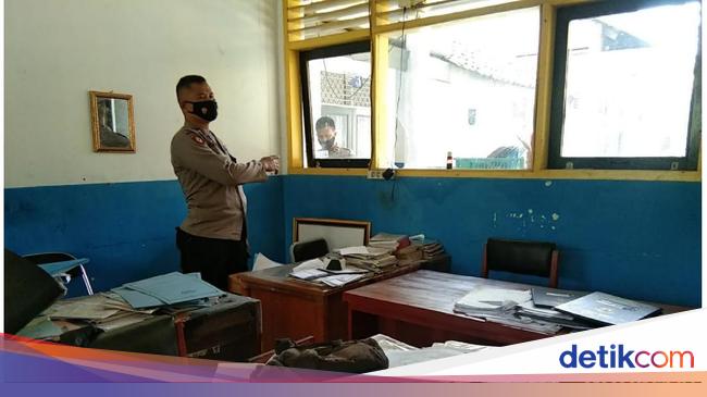 Komplotan Pencuri Bobol Kantor Desa Dan Smp Di Cianjur