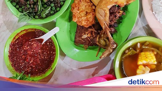 5 Ayam Goreng Enak di Bandung dengan Lalapan dan Sambal Dadak