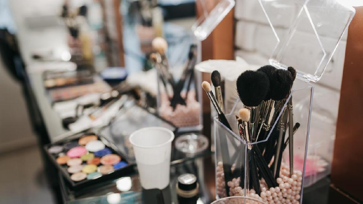 Meka Up Beredar Daftar Make Up China Disebut Mengandung Karsinogen, Ini Kata ...