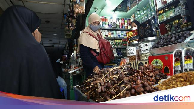 Pedagang Kurma Mulai Menjamur Di Pasar Tanah Abang