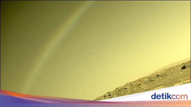 Splashy appearance of a rainbow on Mars, NASA said