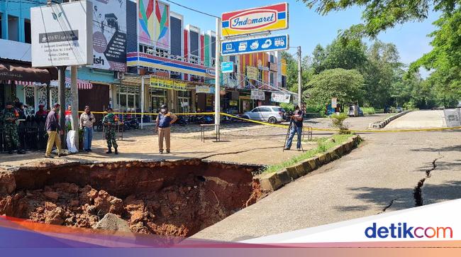 Tunggu Lelang Perbaikan Jalan Amblas Di Grand Depok City 2 Bulan Lagi