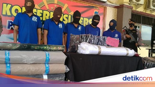 Sopir Travel di  Pekalongan Curi Kain  Gamis hingga Ratusan Juta