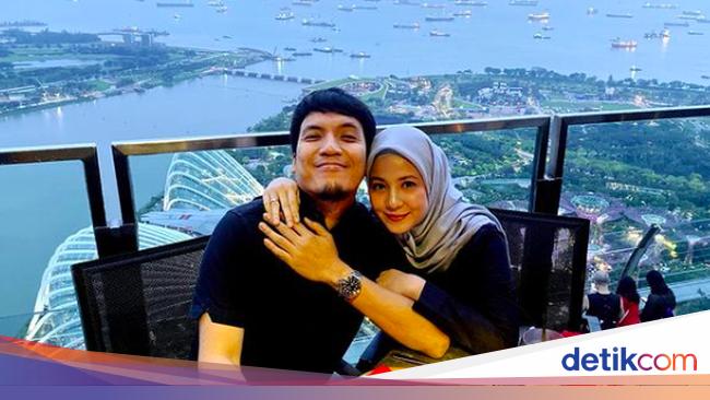 “The Love Story, Divorce, and Drama: Desta and Natasha Rizki’s Relationship Revealed”