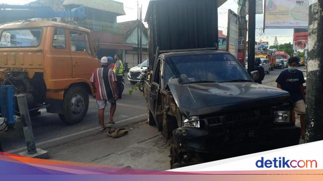 7 Kendaraan Kecelakaan Beruntun Di Madiun Satu Orang Tewas