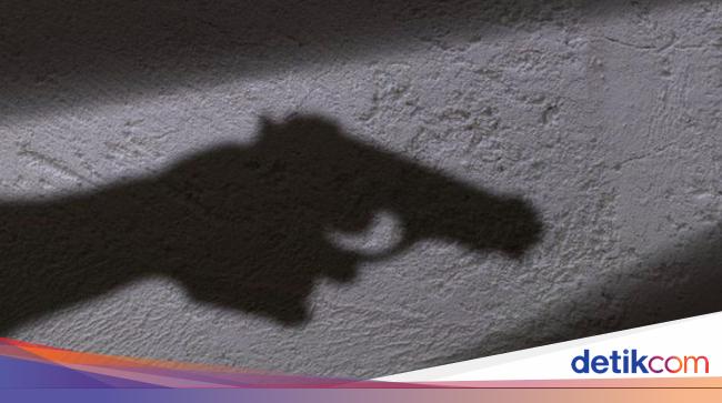 Buntut Panjang Aksi Suporter Bola Acungkan Pistol Mainan di Cikarang