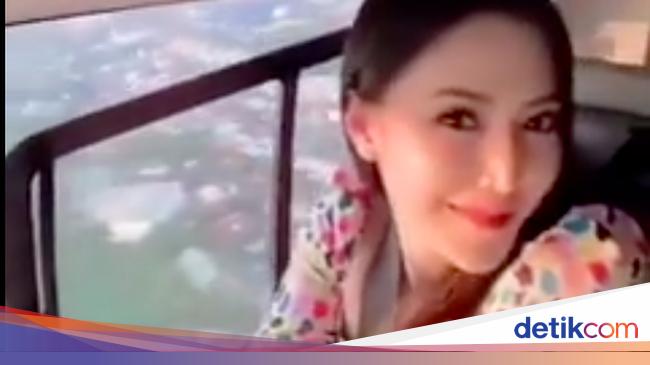 6 Gaya Istri Polisi Viral Pose Di Helikopter Bikin Suaminya Turun Pangkat 