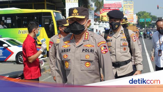 Pemobil Tabrak Polisi Terobos Penyekatan Ini Pesan Kabaharkam Untuk Personel Pemobil Tabrak Polisi Terobos Penyekatan Ini Pesan Kabaharkam Untuk Personel
