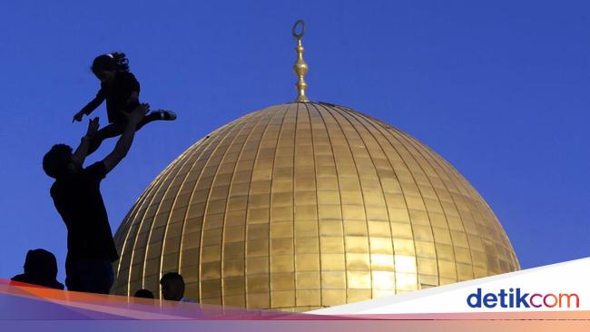 Criticism Everywhere When Israel Allows Jews to Pray at Al-Aqsa