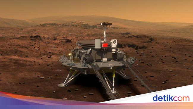 “China’s Zhurong Rover Finds Evidence of Potential Water on Mars”