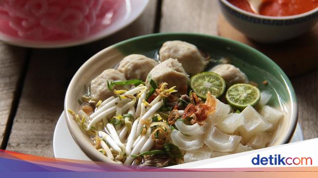 Resep Mie Kocok Bandung Berkuah Bening yang Gurih Segar Resep Mie Kocok Bandung Berkuah Bening yang Gurih Segar