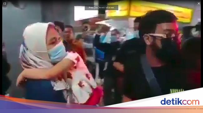 Seconds of Children Abused by Father in Serpong, Evacuated by Policewomen