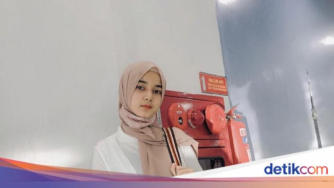 Gadis Cantik Aceh  Viral Fotonya Eksis di Belakang Truk 