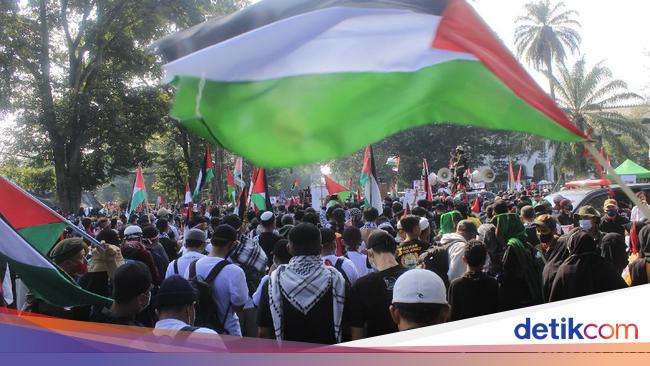 Aksi Bela Palestina Massa Di Bandung Turun Ke Jalan