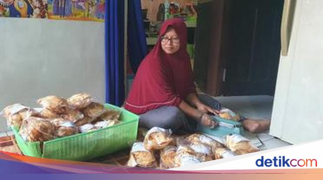 Capital of IDR 5 million, chips seller in Nabire keruk turnover of IDR 15 million / month