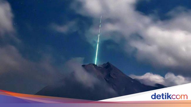 Viral Photo of Meteor Falling on Merapi, Flash of Light Recorded on CCTV BPPTKG