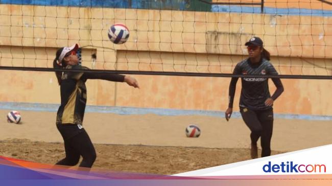 Jelang Pon Papua Tim Bola Voli Pantai Jatim Genjot Latihan Jelang Pon Papua Tim Bola Voli Pantai Jatim Genjot Latihan