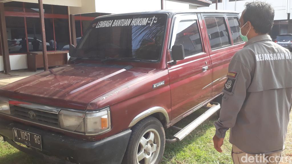 Korupsi Bansos Ponpes Di Kota Pasuruan, Jaksa Sita Mobil Dari Istri ...