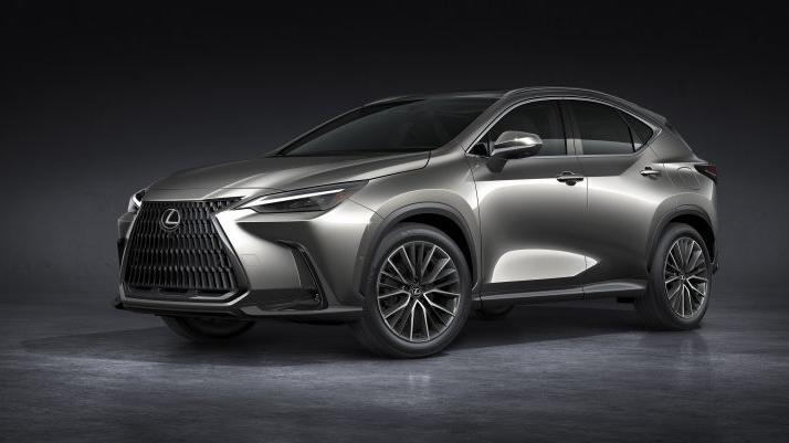 Apa Benar Pengurangan Fitur Buat Mobil Lexus Lebih Murah?