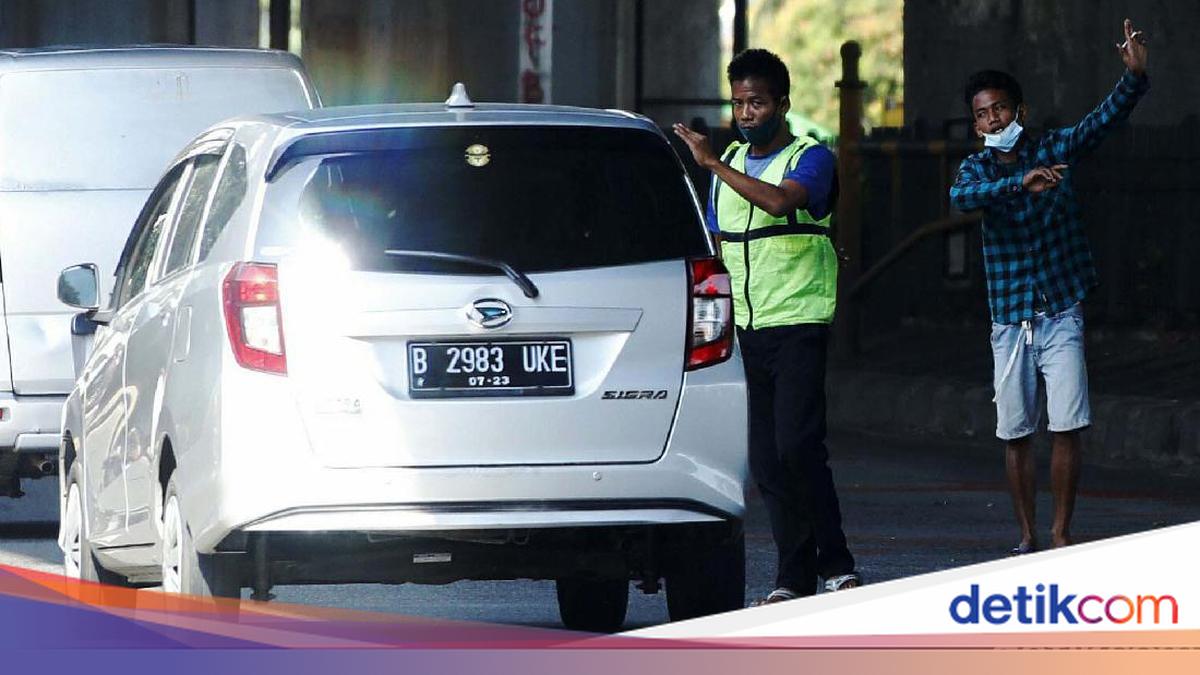 Polisi Sebut Rantai di Exit Tol Rawa Buaya Bukan Dipasang 'Pak Ogah'