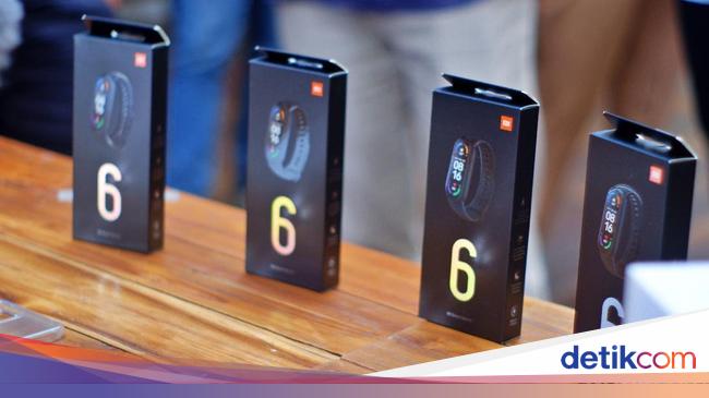 These are the features and prices of the Xiaomi Mi Band 6 which was launched with the Mi 11 Lite