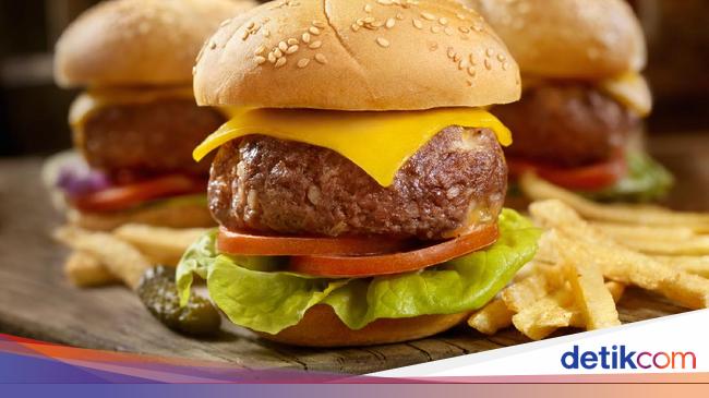 Resep Burger Keju Mini Yang Empuk Juicy Untuk Camilan Anak
