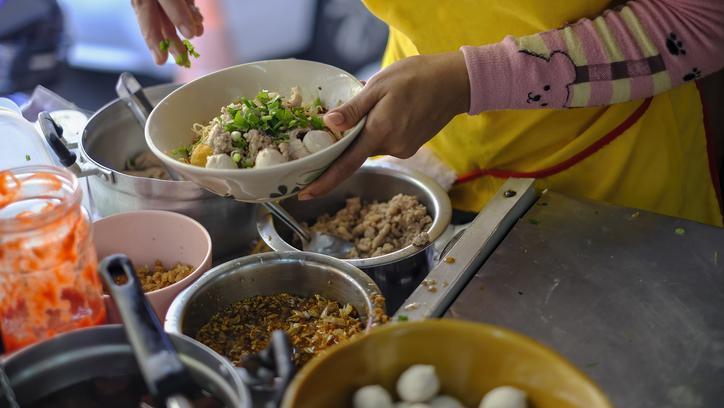 Ciri-ciri Rumah Makan Pakai Penglaris Menurut Anak Indigo Hingga Netizen