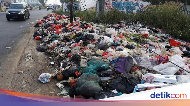 Jorok, Sampah Berserakan di Cileungsi