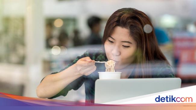 Makan Di Warung Maksimal 20 Menit Santai Ini Risikonya Kalau Buru Buru