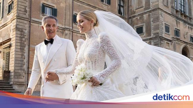 Ini Profil Michael Lewis Miliarder 62 Tahun Yang Menikahi Lady Kitty ini-profil-michael-lewis-miliarder-62-tahun-yang-menikahi-lady-kitty