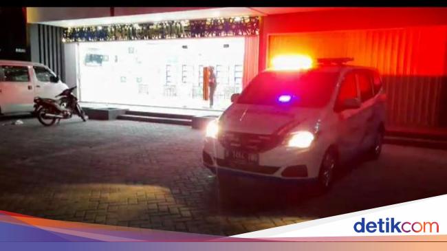 Police Threats to Sedan Owners Block Ambulance If Ignore Calls