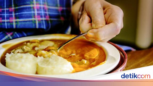 Begini Hukum Makan Dengan Tangan Kiri Dalam Alquran Dan Hadis