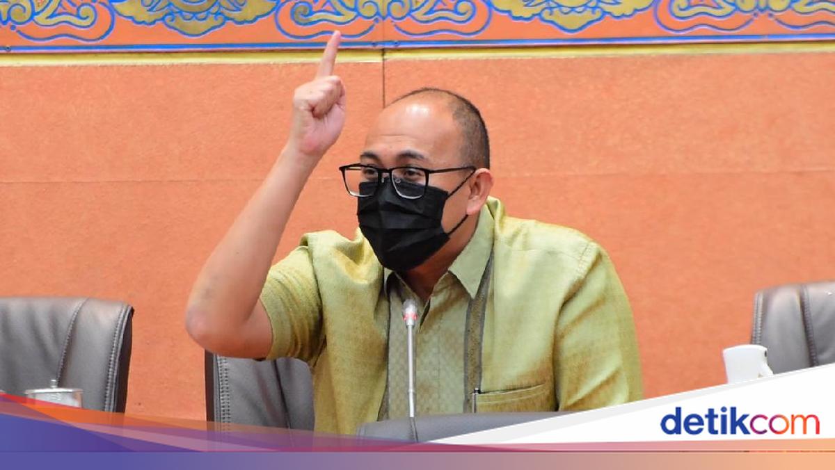 Ade Rosiade Andre Rosiade Tolak Usulan Pimpinan Komisi VII DPR Bubarkan KemenBUMN