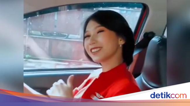 Make Pangling!  This is how AirAsia flight attendants take taxis online