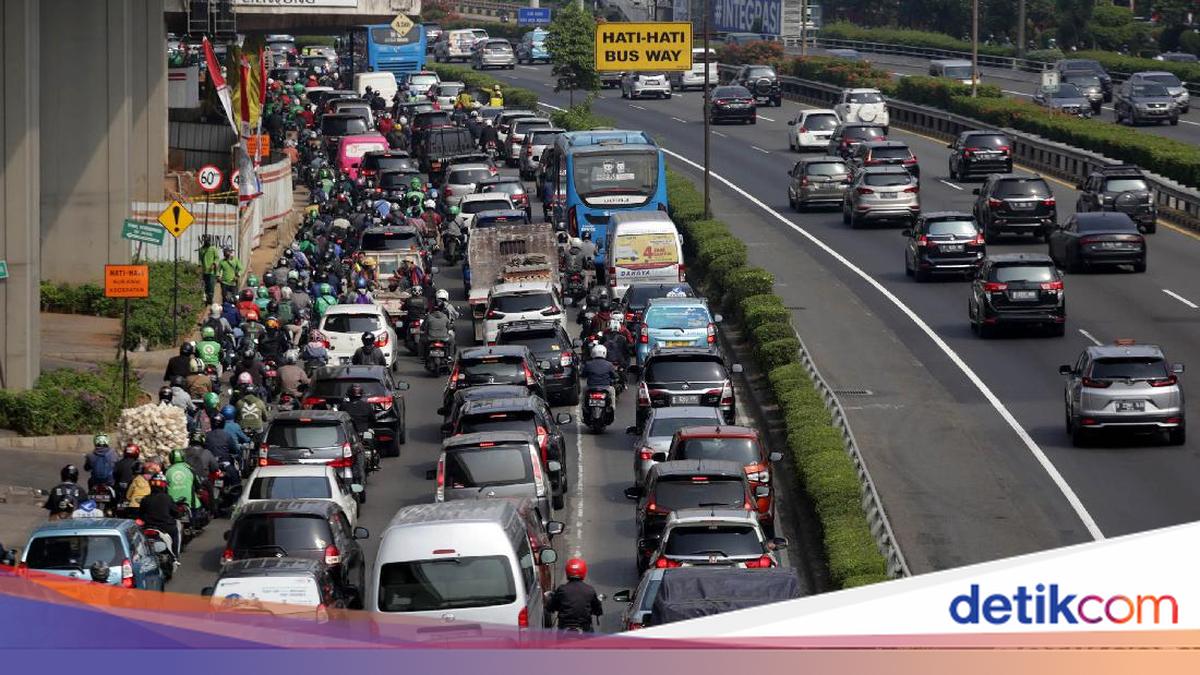 Pengemudi Arogan Bikin Stres Berkendara, Lakukan Ini Jika Ketemu di Jalan