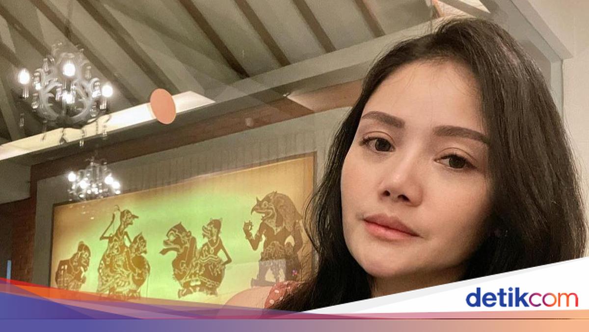 Mawar AFI Geram, Foto Pelukan dengan Hotman Paris Dicibir Keluarga Eks ...