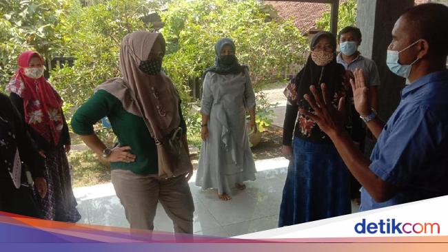 After Meeting Jokowi, Blitar Breeding Mothers Geruduk Suroto’s House