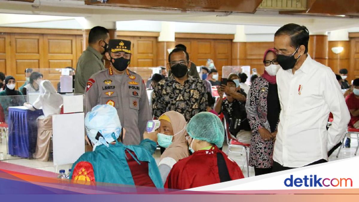 Sinergi dengan BEM dan OKP, Polri Gelar Vaksinasi Merdeka Se-Indonesia