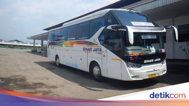 The Secret of the Hino RN 285 Bus Engine Doesn’t Overheat lauched 143 Km / h on Trans Java