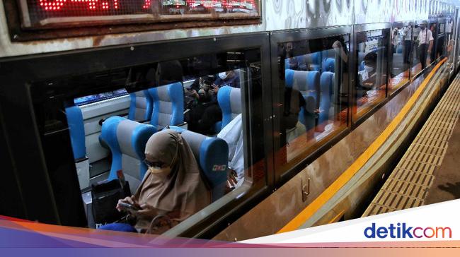 Perfect for LDR!  Gambir-Yogyakarta Train Only 6 Hours