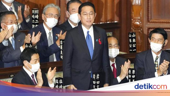 Japan Prime Minister Fumio Kishida Faces Corruption Scandal: Ministers Resign – Latest News