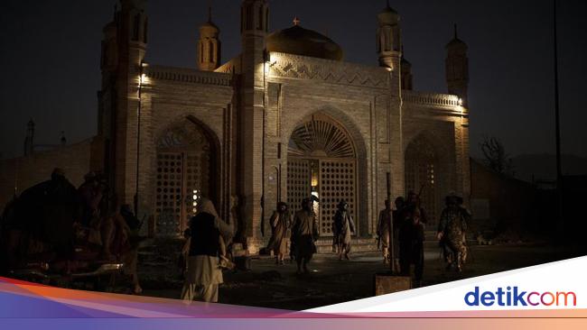 The Taliban Responds to ISIS Attacks on Kabul Mosque