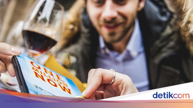 Pria Ini Kaya Mendadak, Menang Lotre Rp 52 Miliar!