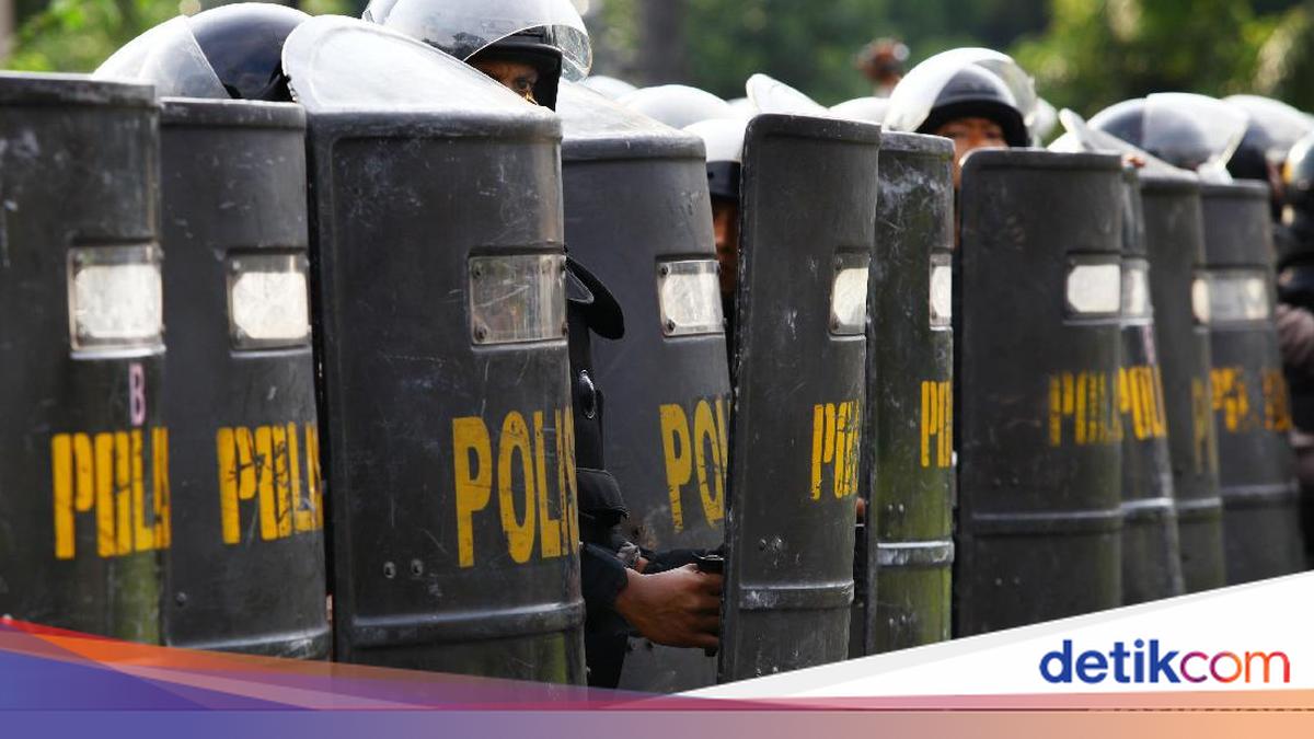 1.392 Personel Polisi Disiagakan Kawal Demo Buruh di Patung Kuda